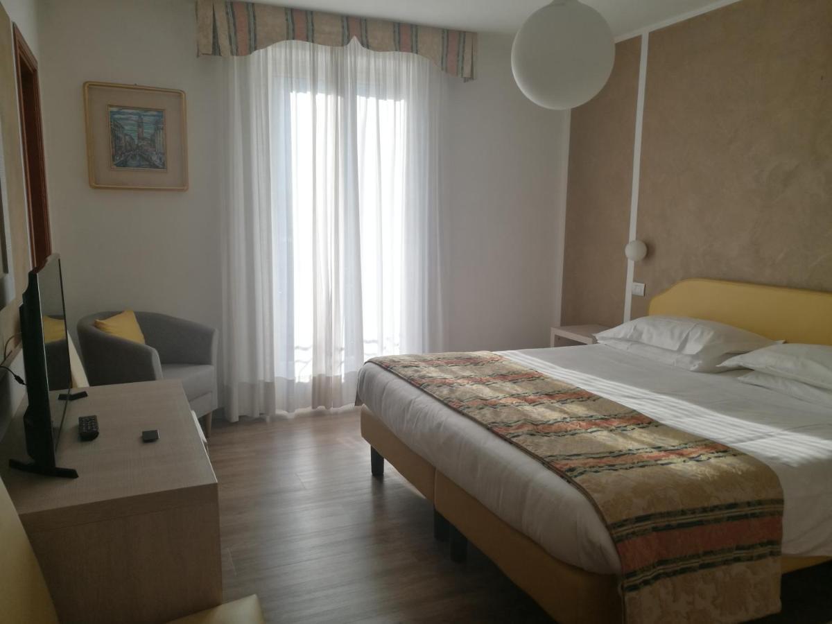 Hotel Centrale San Pellegrino Terme Pokój zdjęcie